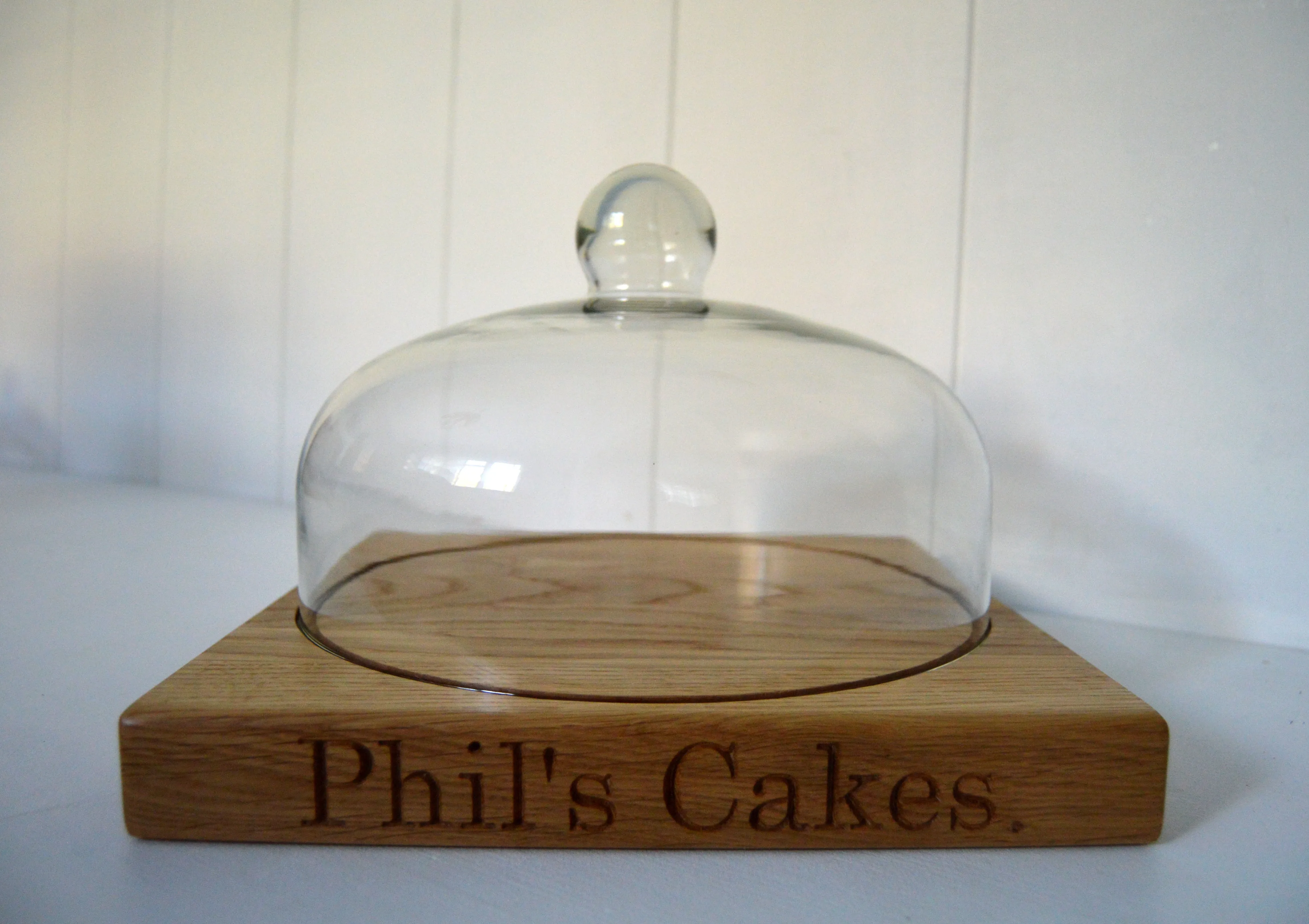 Cake Board with Glass Dome