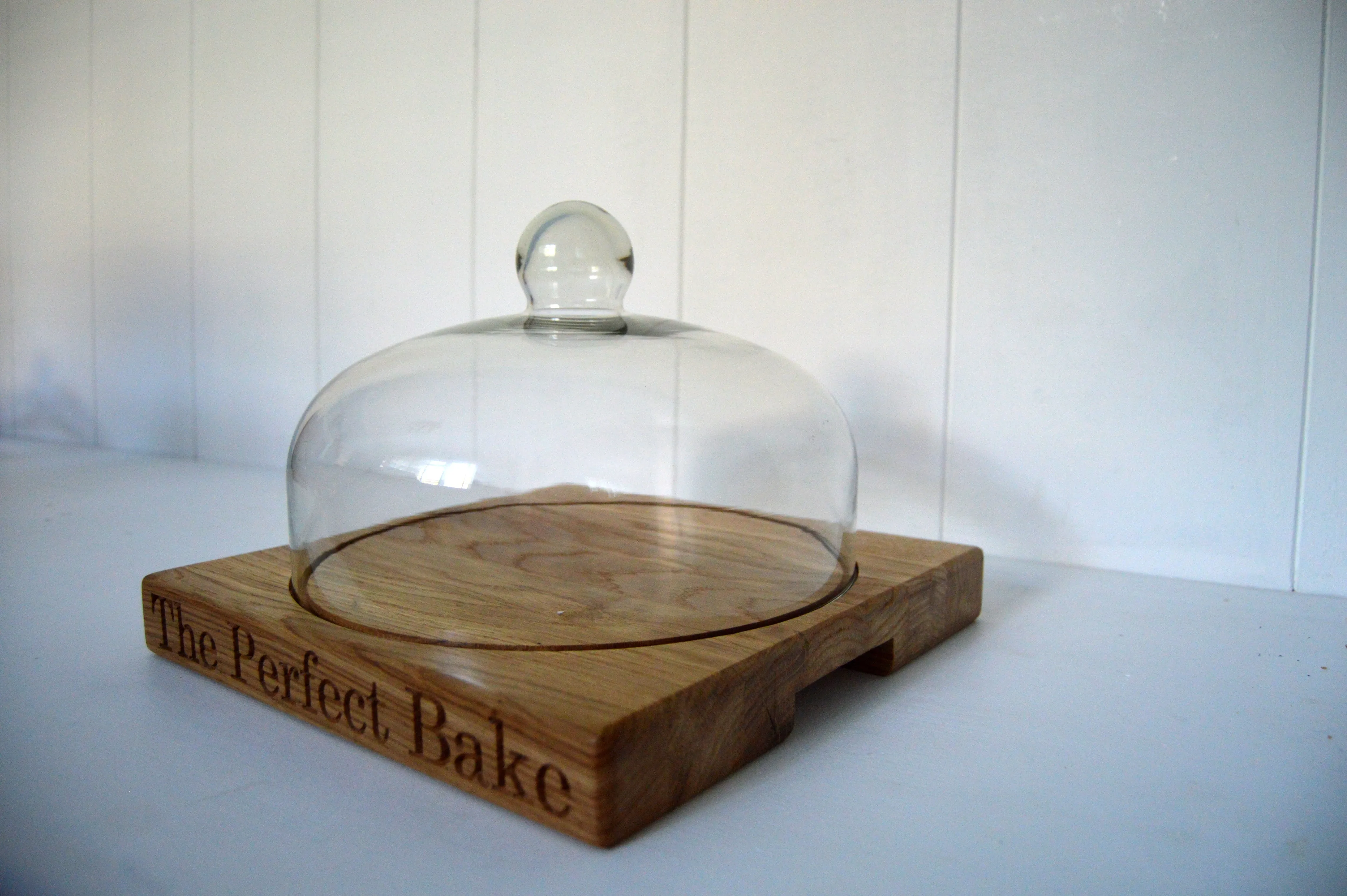 Cake Board with Glass Dome