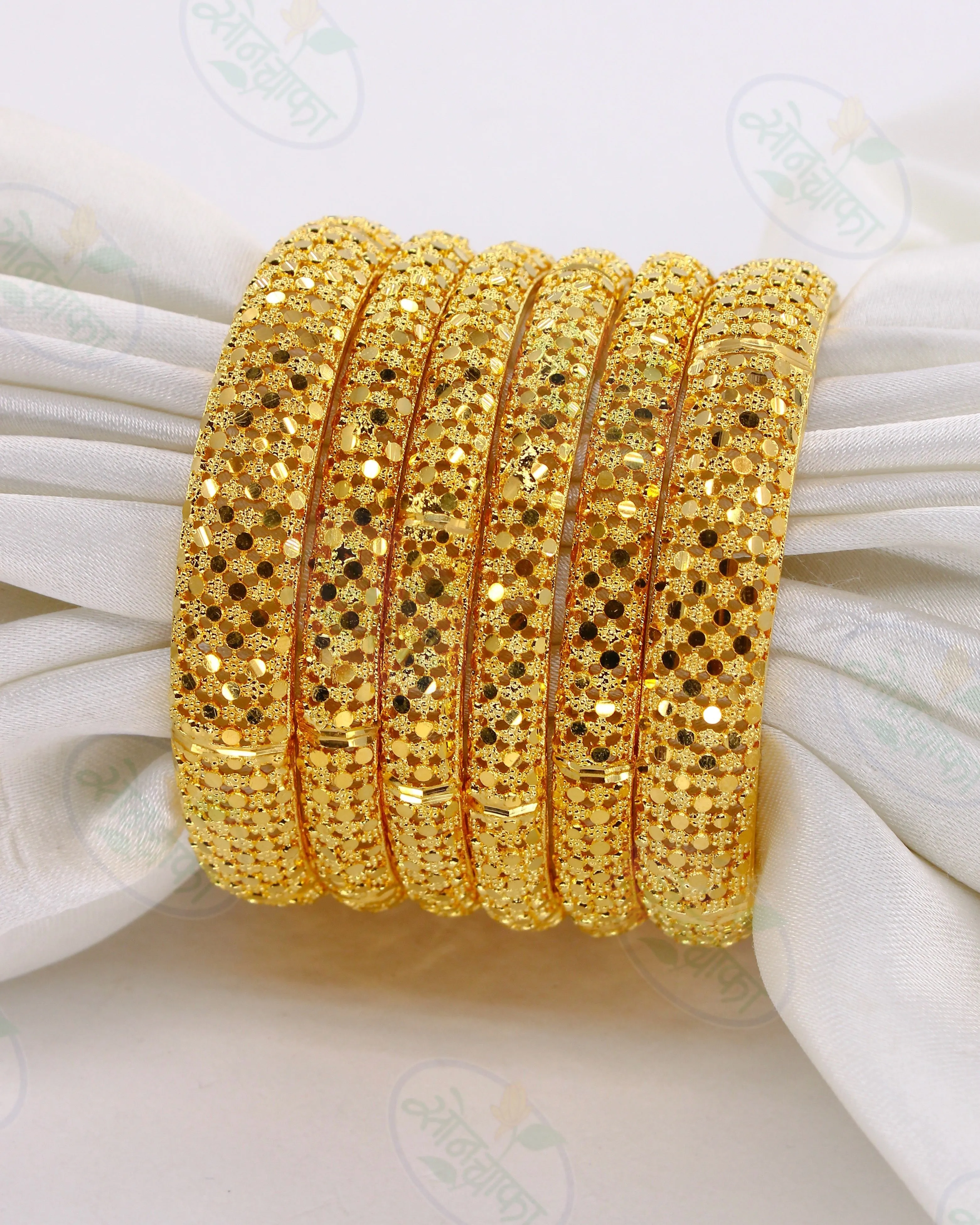 CLASSIC DESIGNER BANGLES SET