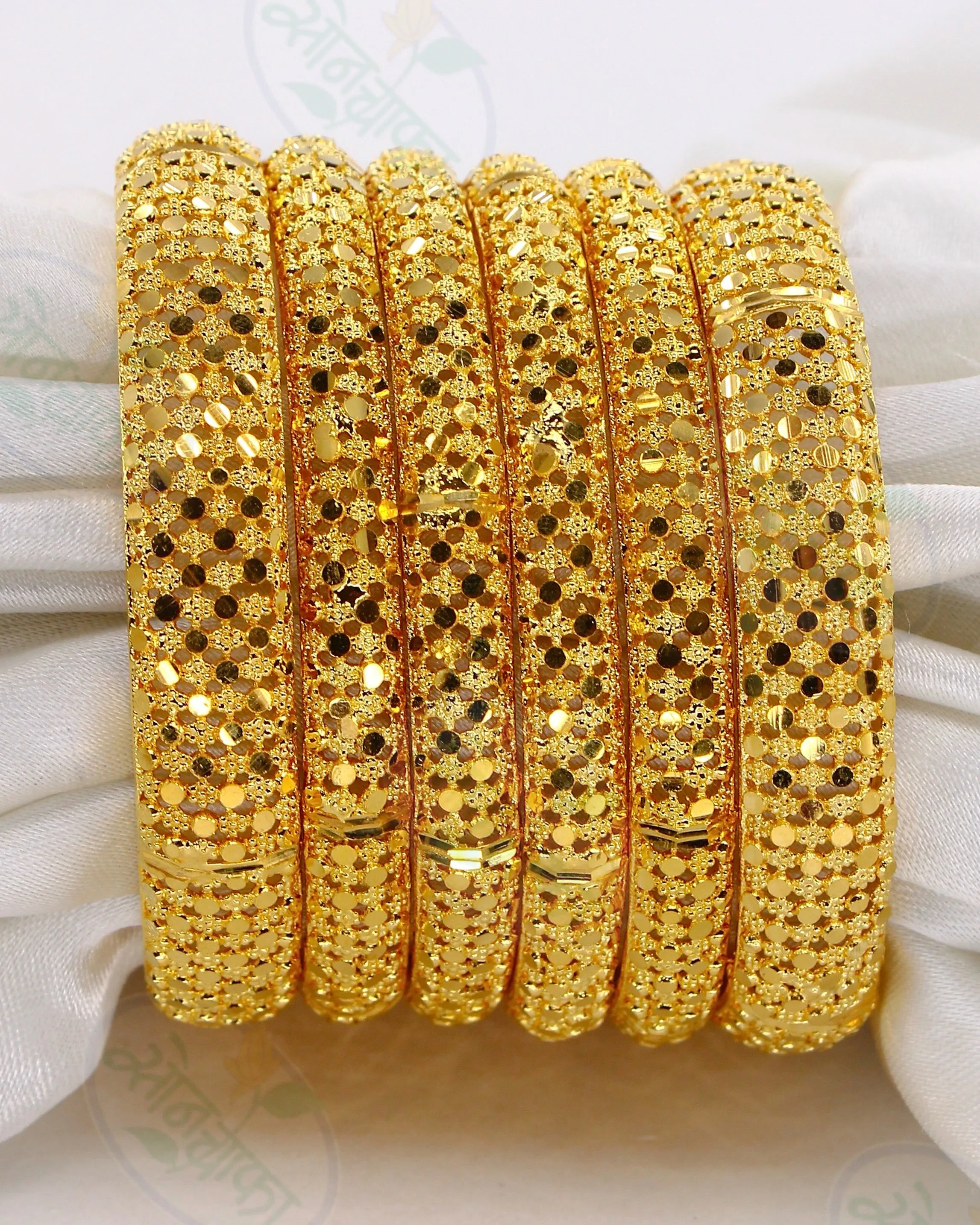 CLASSIC DESIGNER BANGLES SET