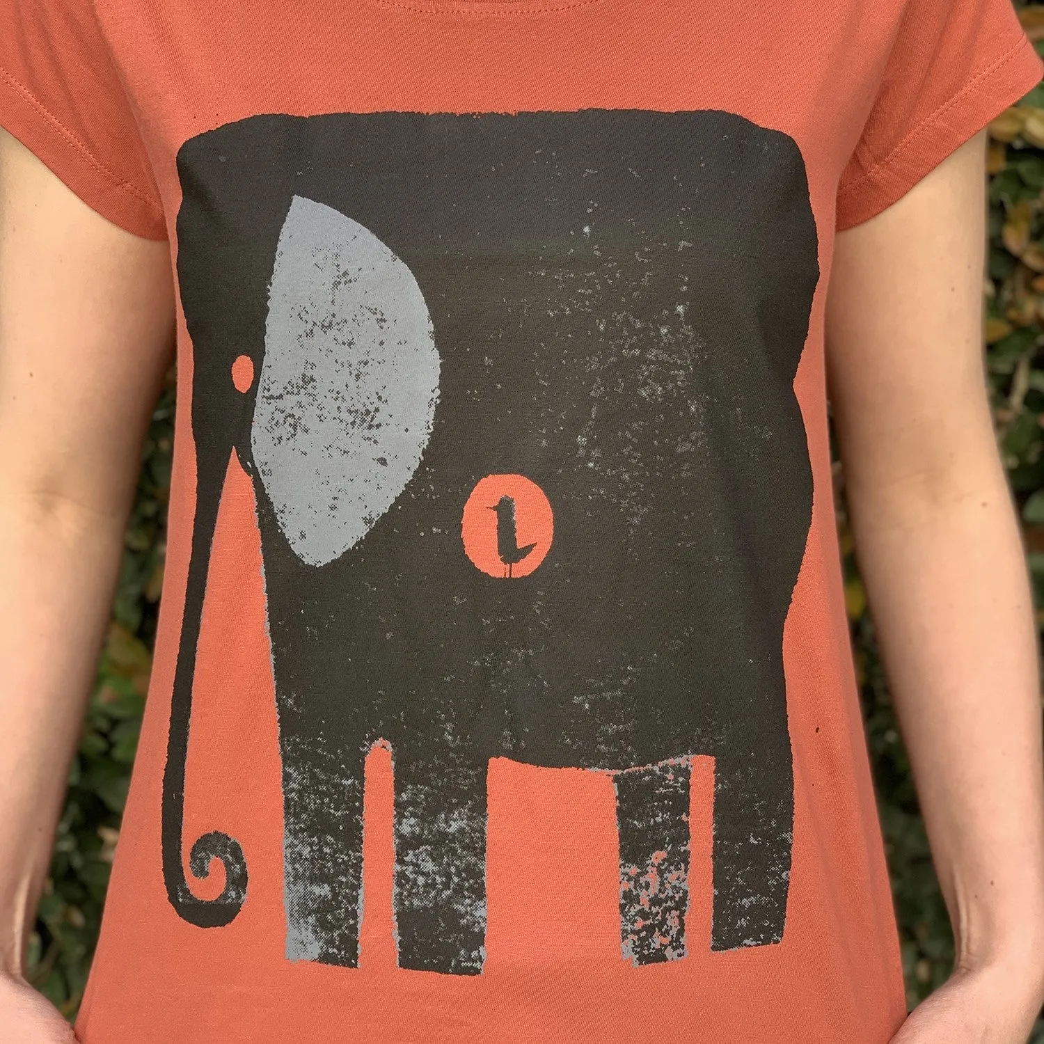 Elephant Bird Ginger Spice Womens Tee