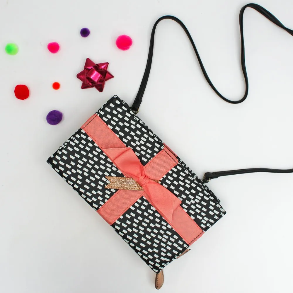 Pompom Tutti Dash Clutch Bag